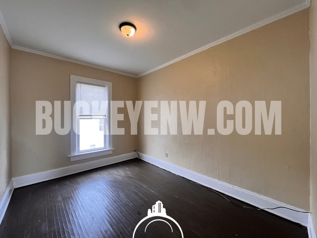 Building Photo - 1419 N Erie St