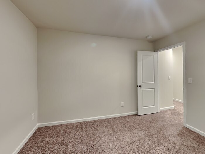 Building Photo - 96 Salers Ln