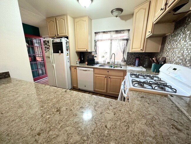 Building Photo - 386 N IronPike Cir