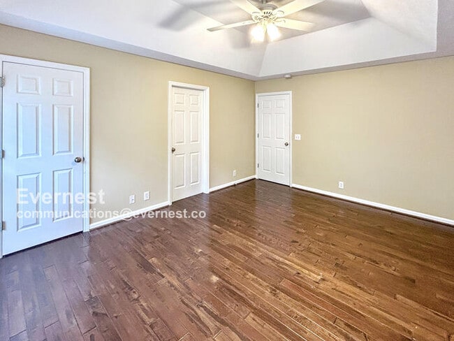 Building Photo - 6752 Sugar Hill Dr