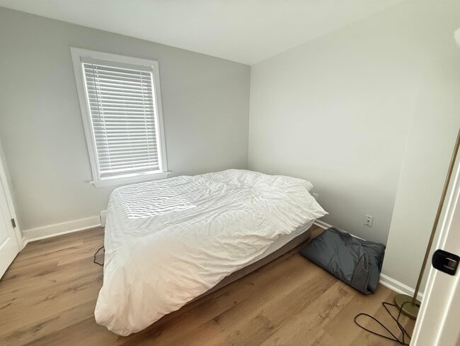 Building Photo - 57 Forest St