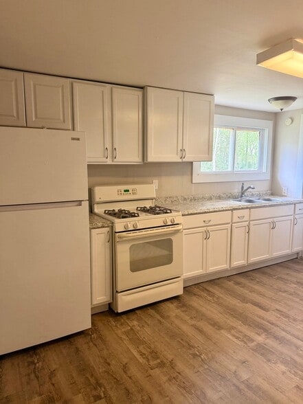 Building Photo - 319 NE 13th Terrace