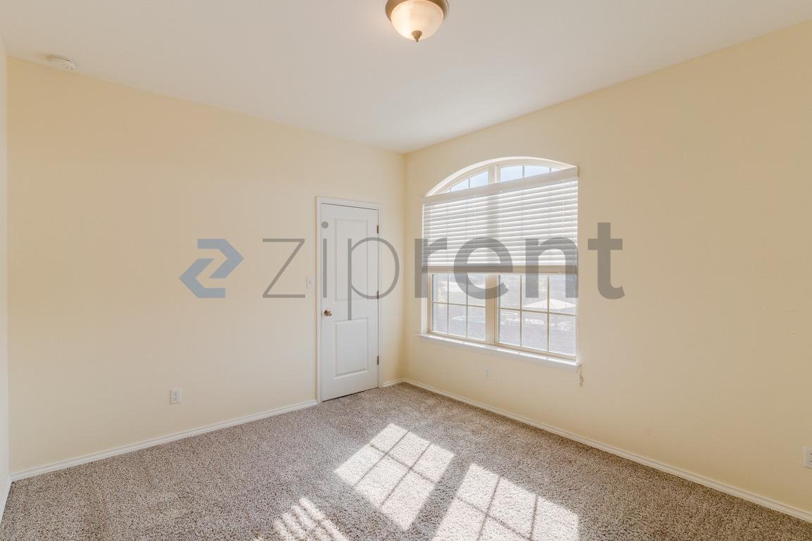 Building Photo - 101 Arctic Cir