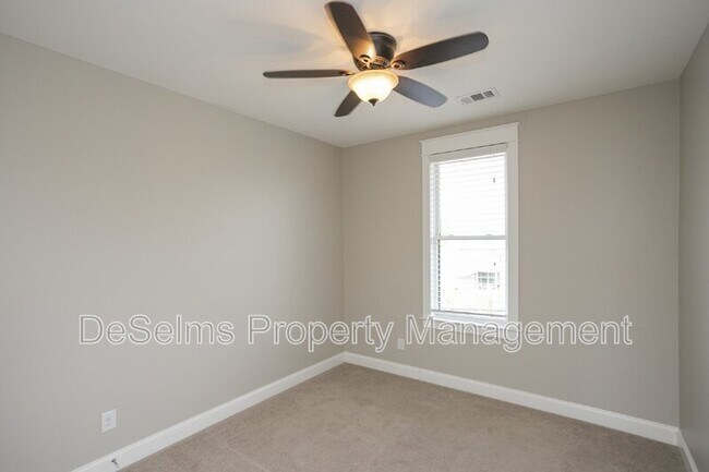 Building Photo - 3866 Somers Ln