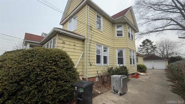 Building Photo - 225 Church St