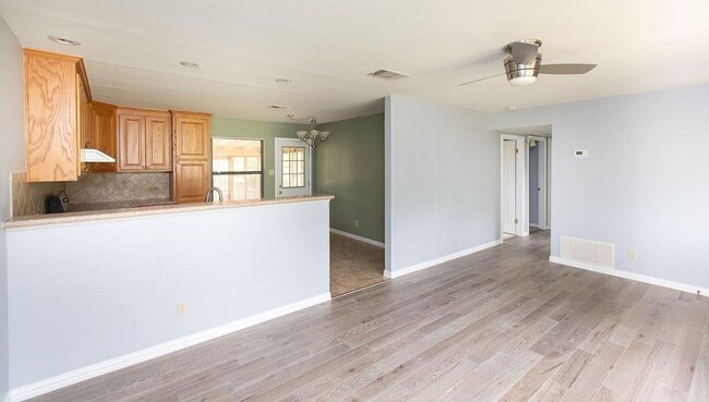 Building Photo - 4619 Raintree Blvd