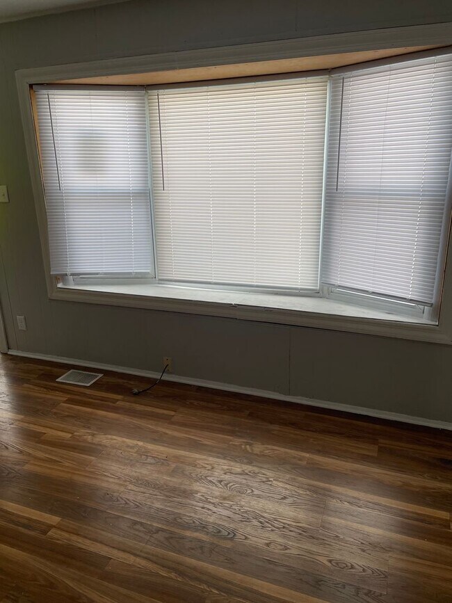 Building Photo - 2022 Rhode Island Ct.