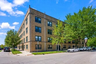 Building Photo - 9100 Lamon Ave