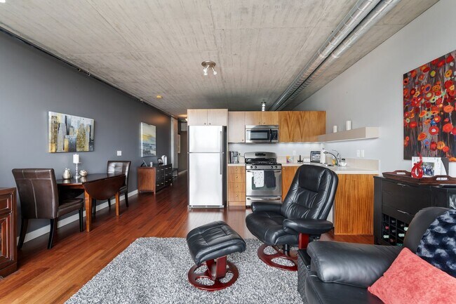 Building Photo - Civic Condominiums - FURNISHED 8th floor s...