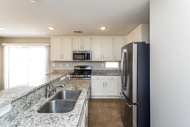 Building Photo - 12024 White Lilly St