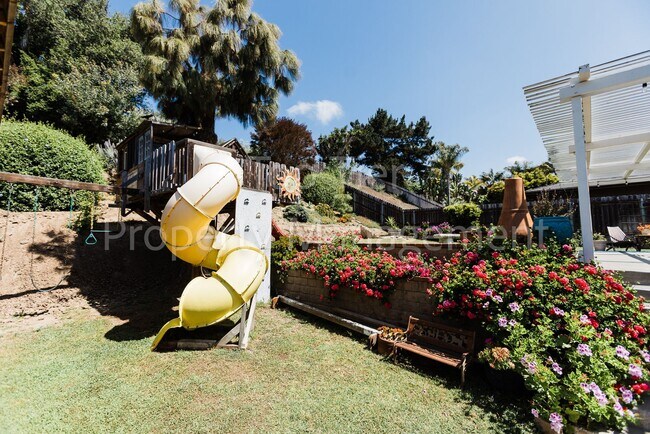 Building Photo - Beautifully Upgraded 3 Bed / 2 Bath Home –...