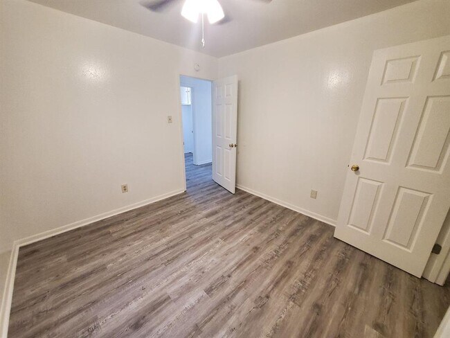 Building Photo - 8716 Clearbrook Trail