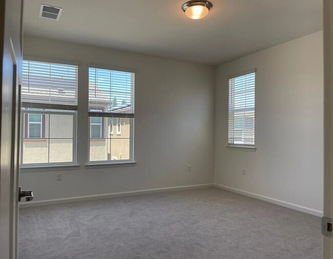 Building Photo - 2144 Brave Hawk Loop