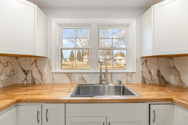 Building Photo - 1309 Ridge Ave