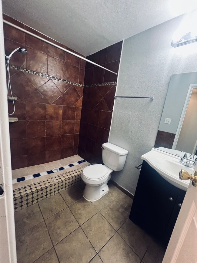 Building Photo - Lock in ($2100) off February 2026  if you move-in by December 29, 2025.