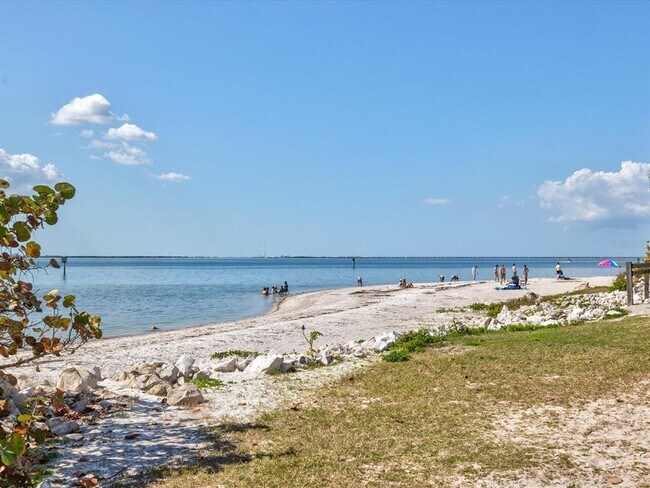 Building Photo - 5002 W Idaho St