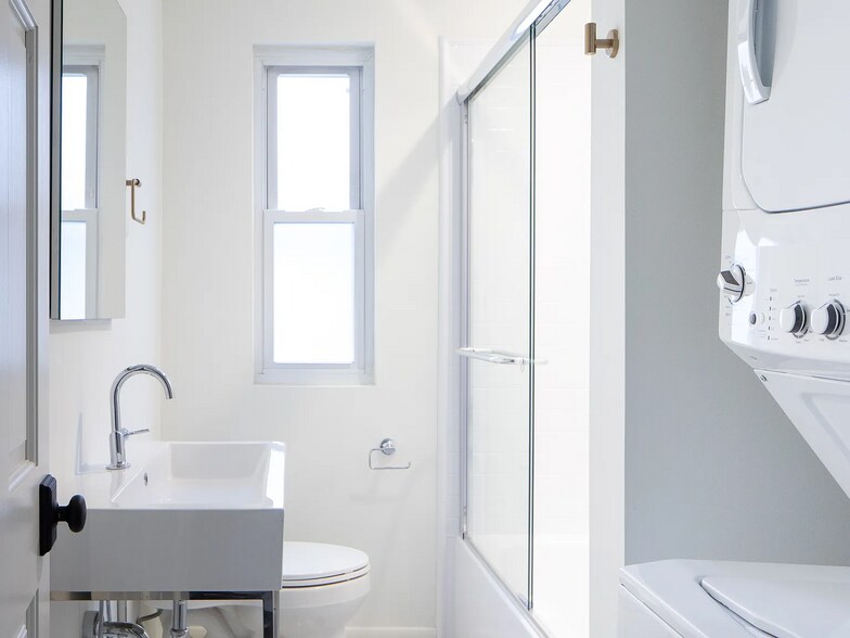 Building Photo - 205 Leake Ave