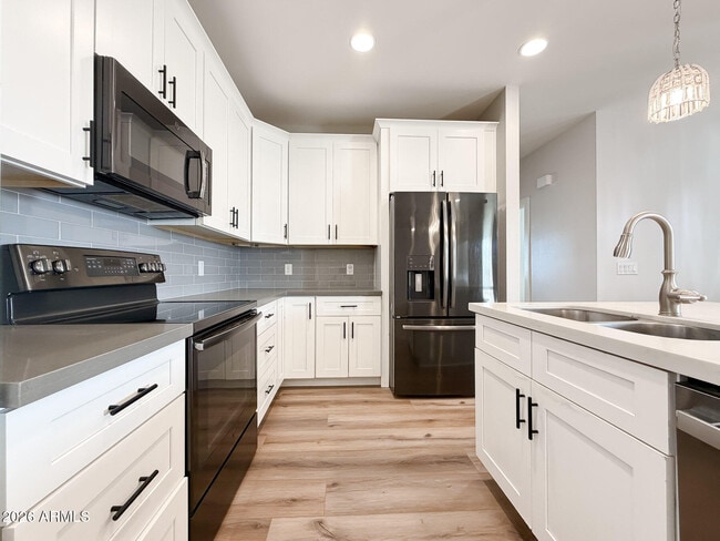 Building Photo - 5145 E Hash Knife Draw Rd