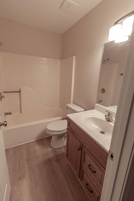 Building Photo - 1915 Mirtle Grove Ct