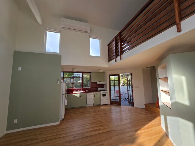 Building Photo - 2417 4th St