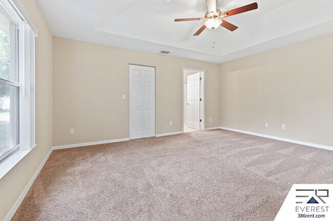 Building Photo - 15 Firtree Ln