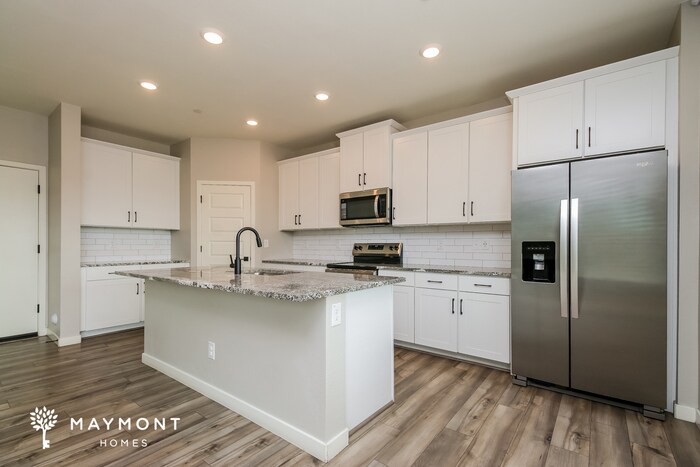 Building Photo - 11515 W Cumberland Dr