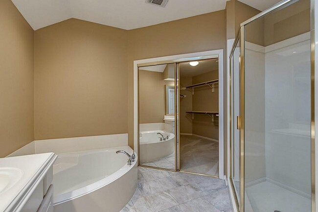 Building Photo - 50 Vista Cove Dr