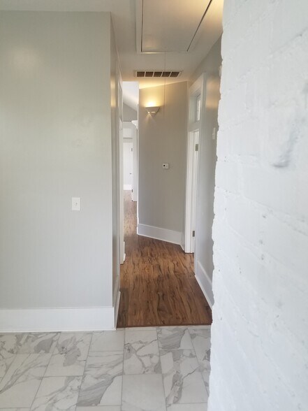 Building Photo - 307 W 41st St