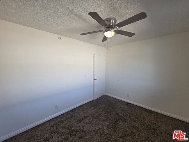 Building Photo - 11716 Oxford Ave