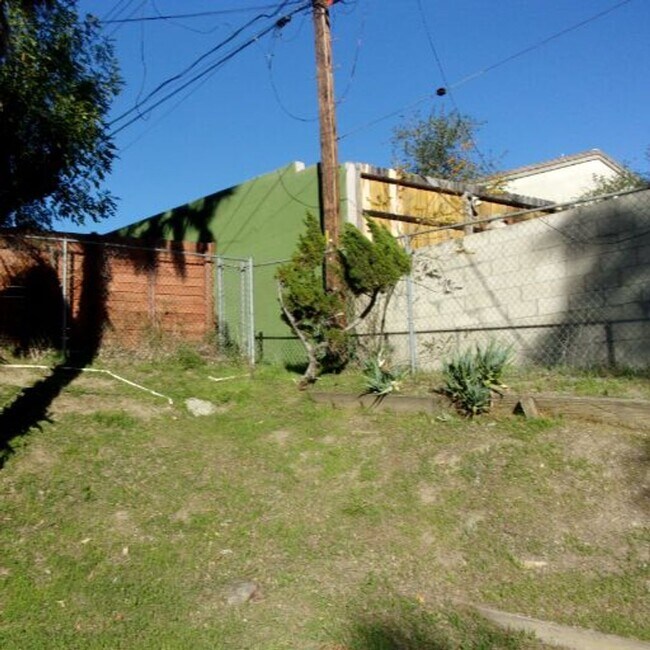 Building Photo - Spacious Private Home with Pool on Nearly Half an Acre