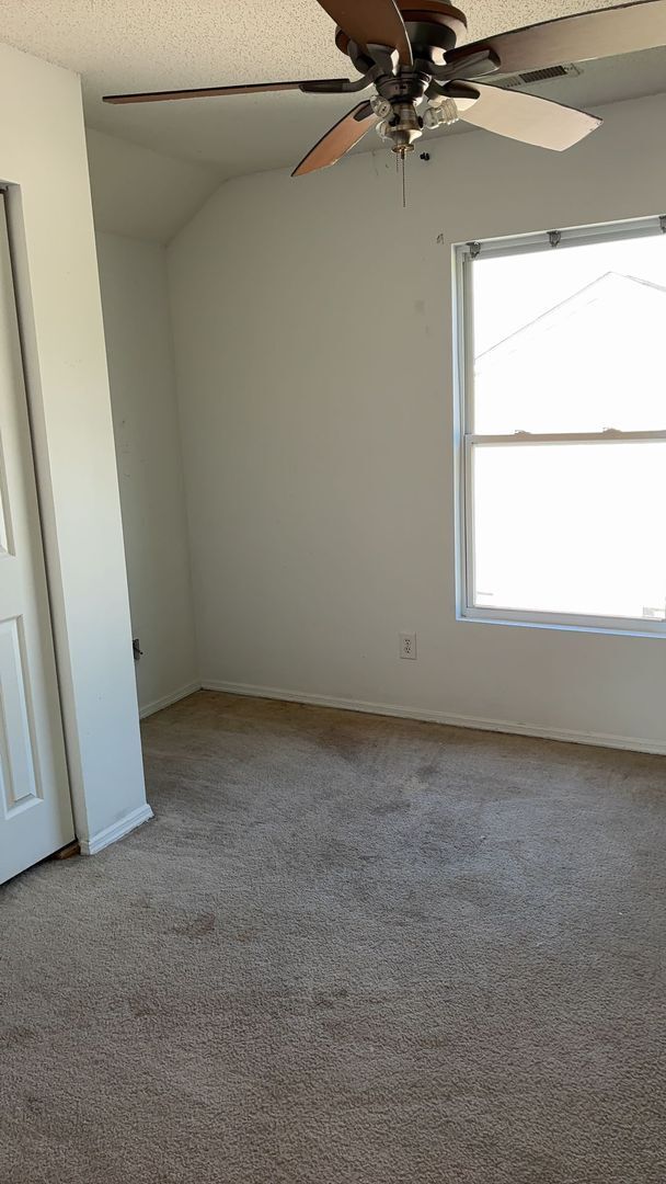 Building Photo - 323 Bellegrove Dr