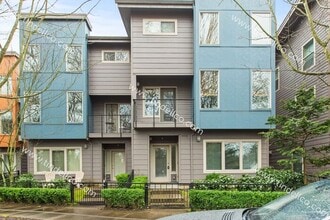 Building Photo - Luxurious 1BR/1BA Condo in Matthew Frank Community - Your Ideal Urban Retreat! (W/S/G included)