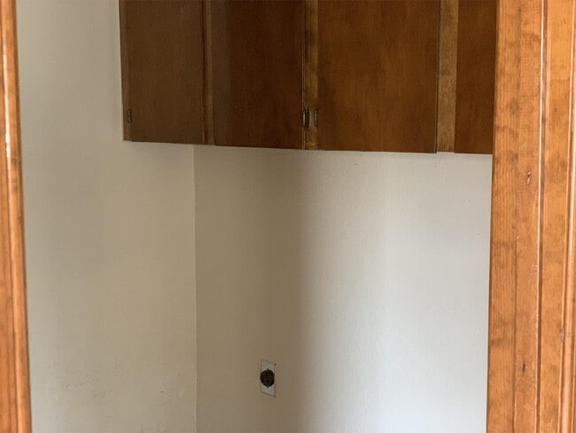 Building Photo - 6511 Amposta Dr