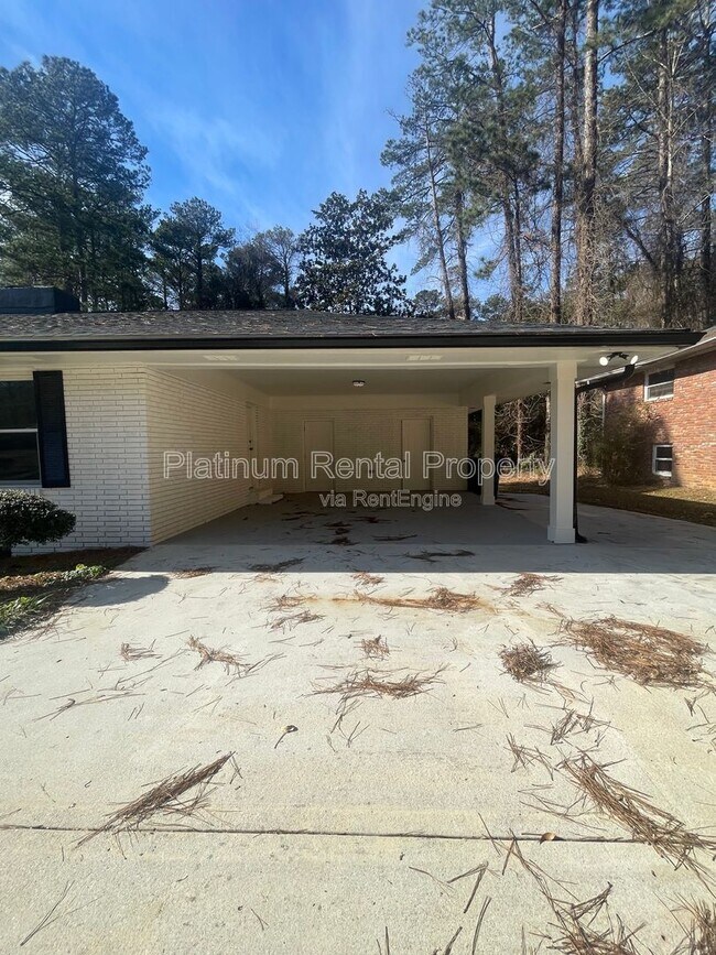 Building Photo - 1245 Shore Dr SW