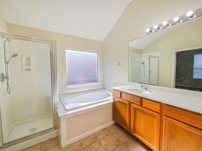 Building Photo - 17915 Landing Pines Trail