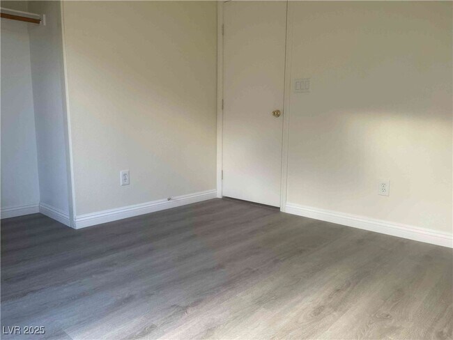 Building Photo - 9590 Bandera Creek Ave