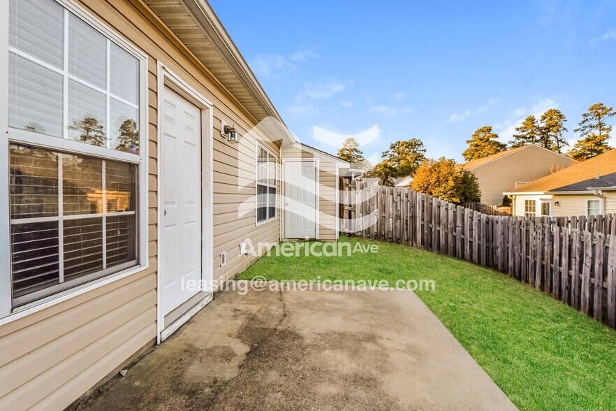 Building Photo - 426 Wincrest Ln