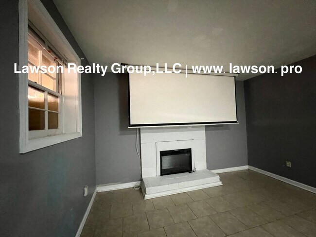 Building Photo - Peaceful Retreat with Outdoor Space-Botetourt County