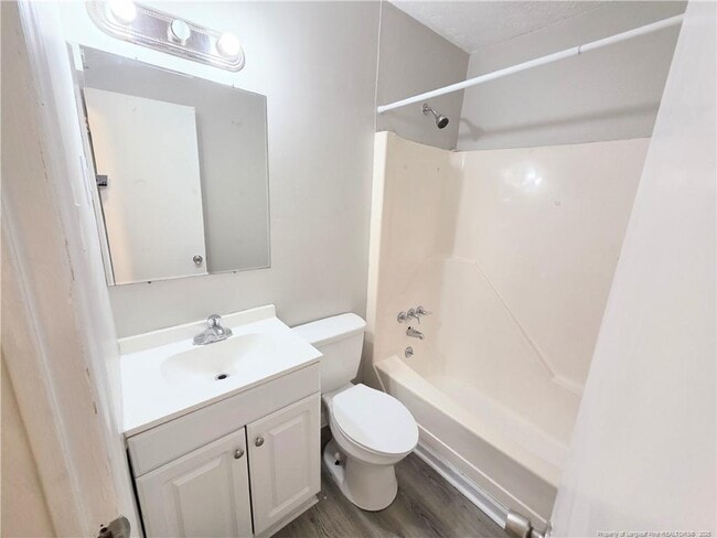 Building Photo - 425 Morley Dr
