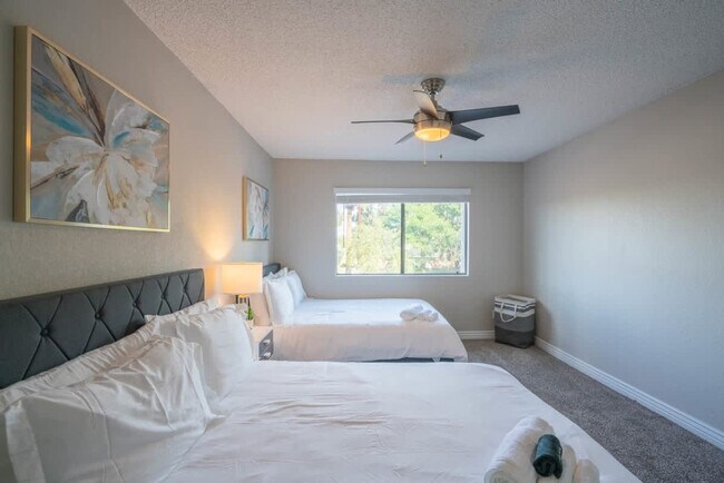 Building Photo - 8550 E McDowell Rd