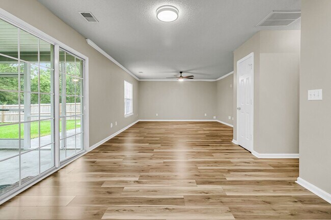 Building Photo - Recently Updated 4 bedroom 2.5 bathroom two story home available in Ladson!
