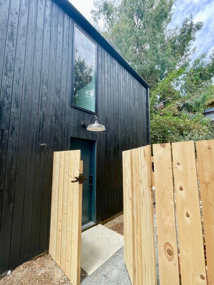 Building Photo - 118 Grandview St