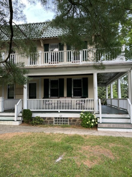 Building Photo - 4101 Roland Ave