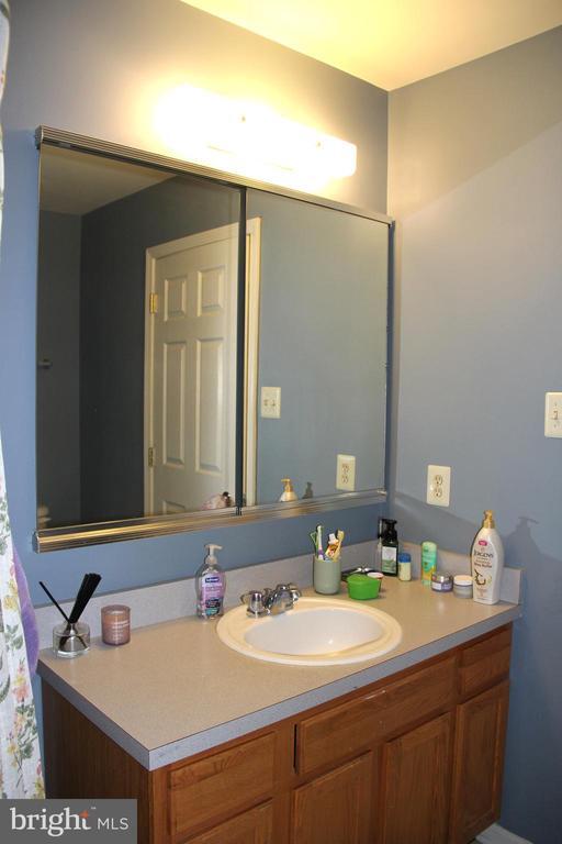 Building Photo - 506 Quincy St