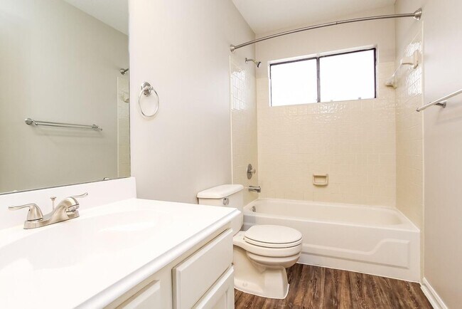 Building Photo - 30 Sylvan Forest Dr