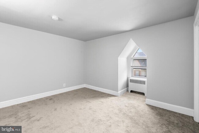 Building Photo - 243 Conover St
