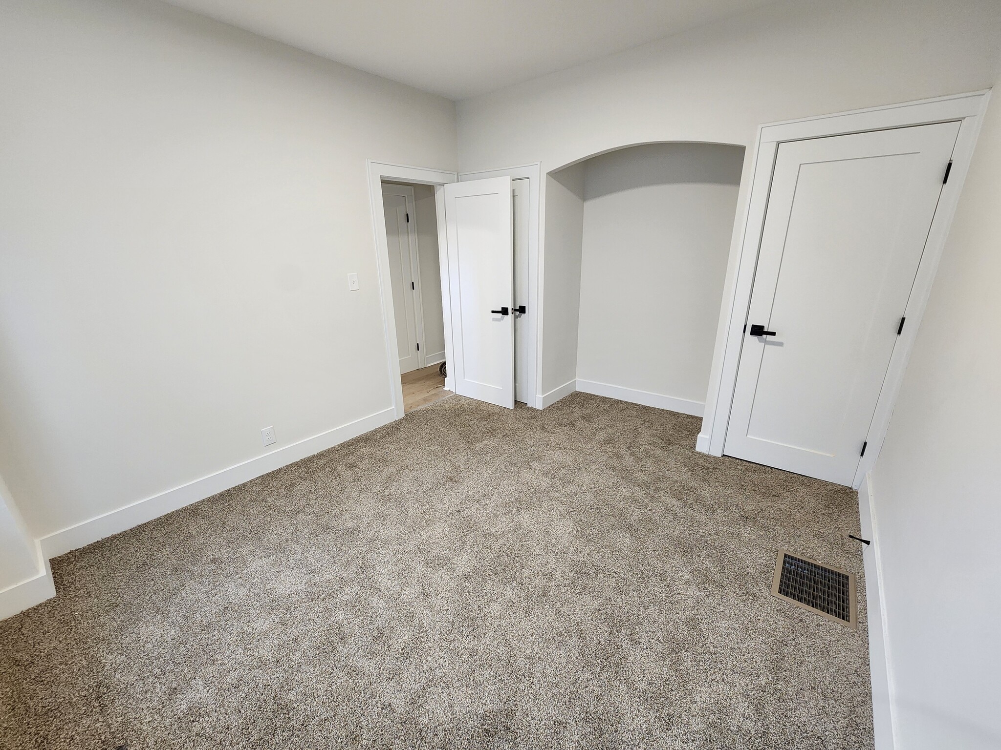 Building Photo - 29 W Patterson Ave