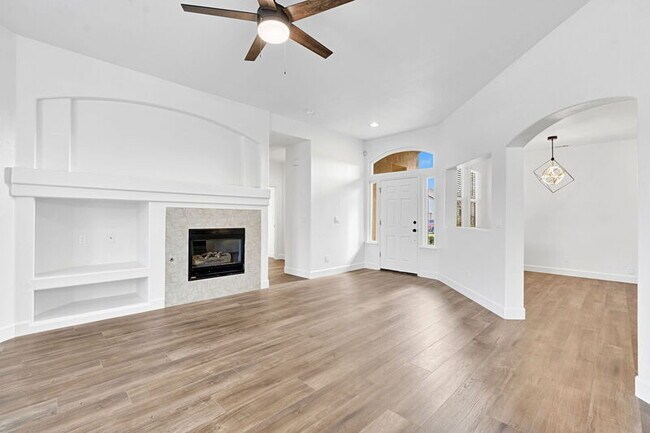 Building Photo - 10556 E Greenbury Way