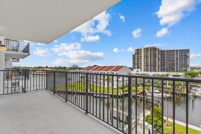 Building Photo - 4750 S Ocean Blvd