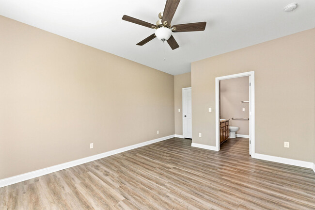 Building Photo - 302 Millbridge Dr